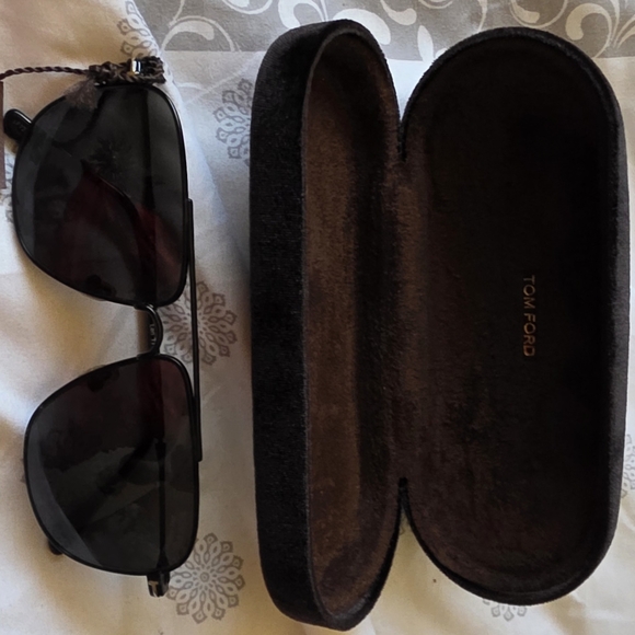 Men\'s or women\'s designer sunglasses. Tom Ford and Oliver Peoples.NEW main image 13